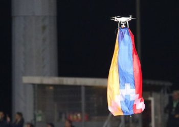 Дрон с флагом Нагорно-Карабахской Республики остановил матч «Дюделанж» – «Карабах» 3 октября 2019 года